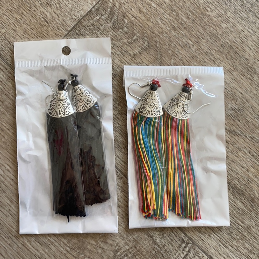 FUN & FRESH SILVER+TASSEL EARRINGS